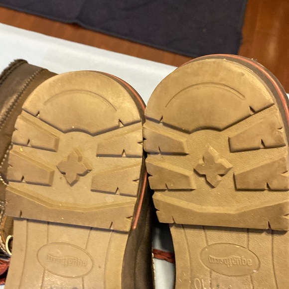 Aquatherm Boots, Women’s 10, pre-owned pet friendly home. - Picture 6 of 8